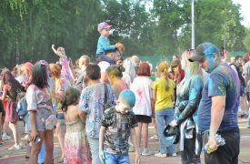 Фестиваль красок прошел в Центральном парке Тулы