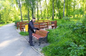 В грядущие выходные в тульских парках продолжает обработку от клещей
