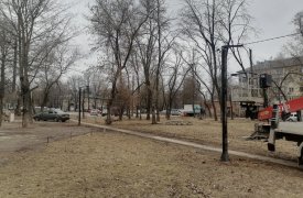 В Туле на улице Кутузова установили уличное освещение на пешеходной дорожке к школе