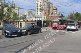 Peugeot и Mazda попали в ДТП в центре Тулы