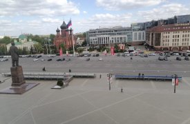 В Туле запретили въезд на парковку на площади Ленина со стороны улицы Советской