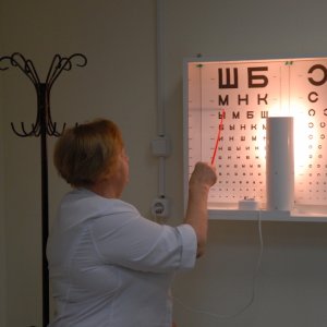 Тульские врачи помогли вернуть зрение пенсионерке со сложным диагнозом