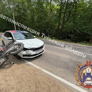 Мотоциклист и его пассажир загремели в больницу после ДТП в Алексинском районе Тульской области