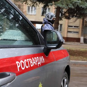 Росгвардейцы спасли женщину от вооруженного преступника в Новомосковске