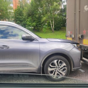 Chery Tiggo и фура не поделили дорогу на Калужском шоссе в Туле