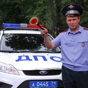 Тульские автоинспекторы наказали лихача по видео из сети
