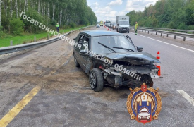 Автоледи протаранила ограждение на трассе М-4 в Тульской области  и попала в больницу