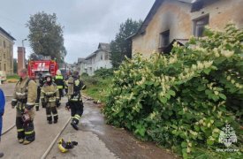 Пожар в жилом доме и «заброшке» ликвидировали в Тульской области за сутки