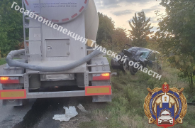 Под Тулой водитель Renault насмерть разбилась после столкновения с грузовиком