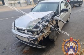 Два автомобиля LADA столкнулись в Узловой Тульской области