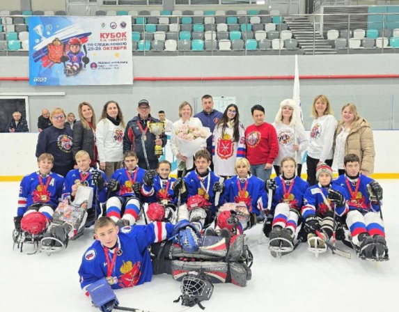 Тульская область завоевала Кубок Л.Н. Толстого по следж-хоккею
