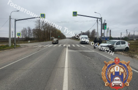 Под Тулой водитель Renault протаранил LADA: есть двое пострадавших