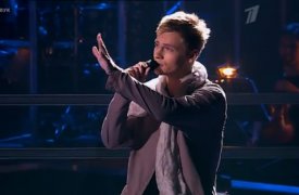 Певец из Новомосковска прошел в следующий этап шоу "Голос"