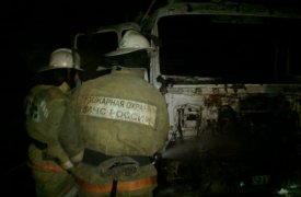 Загоревшуюся на трассе под Тулой машину тушили добровольцы