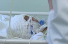 Обгоревшего в ЦРД малыша привезли из Москвы в Тулу