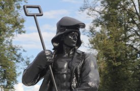 Памятник металлургам открыли в Туле