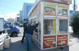 В Туле с улицы Фрунзе принудительно убирают торговые палатки