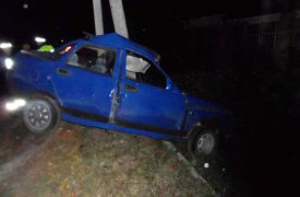 Под Тулой ВАЗ врезался в опору ЛЭП: спасатели извлекли водителя из покореженного авто
