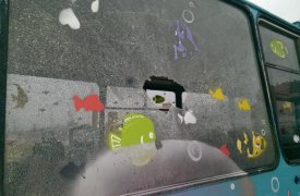 В Туле в троллейбусе на набережной Упы вновь выбили стекла