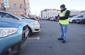 В Туле орудуют мошенники, требующие оплаты платных парковок наличными