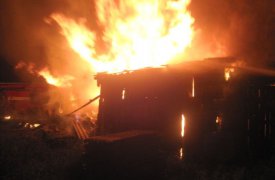 В Тульской области сгорели сарай и жилой дом