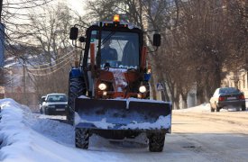 В праздничные дни снег с улиц Тулы убирают 160 человек