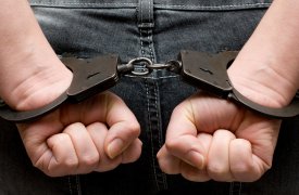 Житель Новомосковска проведет в тюрьме 9 лет за жестокое убийство собственного отца