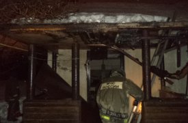 В деревне Ясенки Тульской области загорелся дом