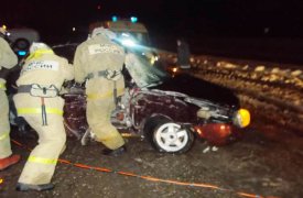 В результате ДТП в Тульской области спасатели извлекали пострадавшего из покореженного автомобиля