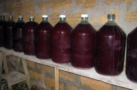 Житель Кимовска проломил кирпичную стену, чтобы выпить вина