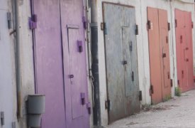 Трое жителей Новомосковска обокрали гараж на 94 тысячи рублей
