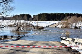 В Тульской области река Ока затопила два моста
