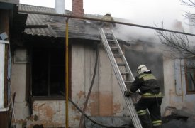 В Щекинском районе сгорел дом: есть пострадавший
