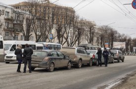 Крупное ДТП в центре Тулы: «паровозиком» столкнулись сразу 5 автомобилей. Фото