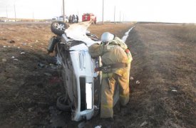 В Узловском районе легковой автомобил съехал в кювет и перевернулся