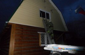 На пожаре в поселке Обидимо огнеборцы спасли мужчину