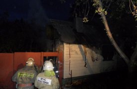 В Туле на ул. Краснодонцев сгорел жилой дом