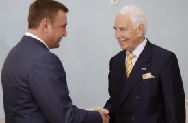 Алексей Дюмин провел рабочую встречу с владельцем компании КНАУФ Николаусом Кнауфом