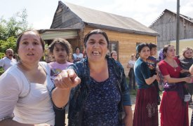 В цыганском поселке Плеханово продолжается снос незаконных построек