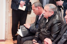 Евгений Авилов провел встречу с жителями цыганского поселка