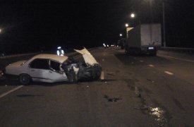 Под Тулой «BMW» влетел в фуру