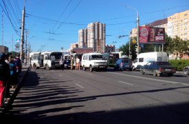 В Туле из-за ДТП парализовано движение на проспекте Ленина