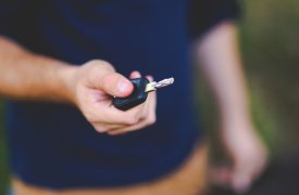 В Тульской области у автоледи чуть не отобрали машину за долги