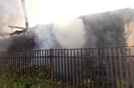 В Заокском районе дотла сгорели жилой дом и баня