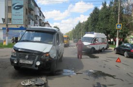 В Новомосковске «скорая» угодила в аварию