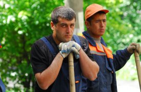 В Заокском районе москвич приютил 25 узбеков и таджиков