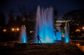 Почти три миллиона, и фонтан в Кировском сквере засиял