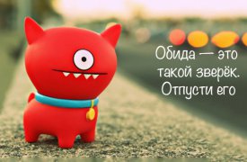 Обида: туляк разбил булыжником машину друга из-за ссоры