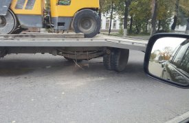 В туле на ул. Кирова «Матиз» врезался в эвакуатор с катком