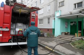 В Туле пожарные спасли человека из горящей квартиры